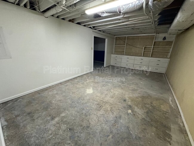 Building Photo - 4007 Shady Cir NW