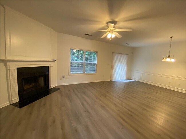 Building Photo - 397 Creek Manor Way
