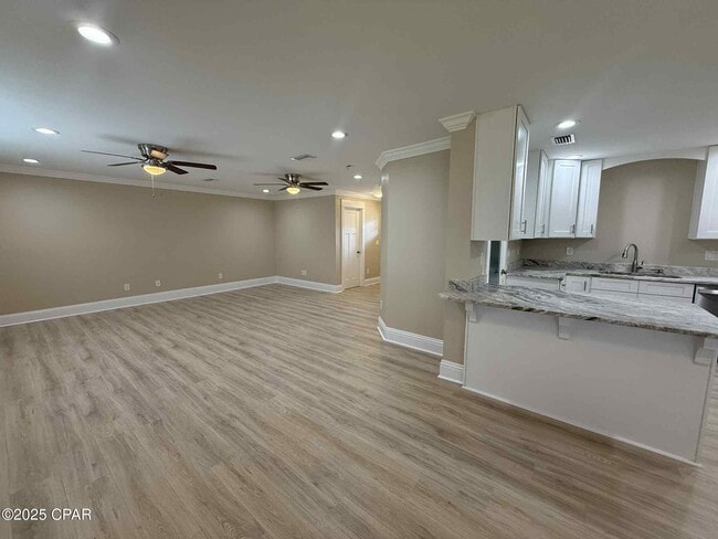 Building Photo - 4008 E 12th Ct