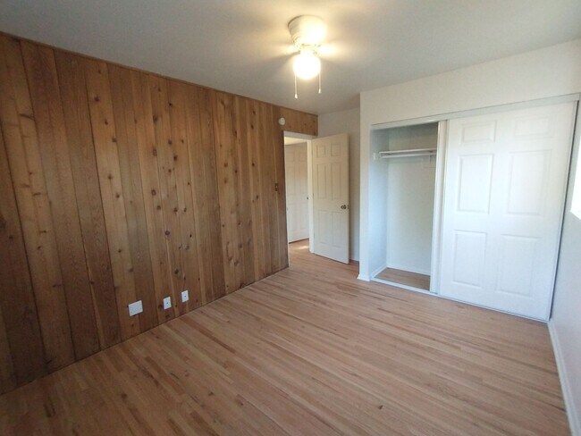 Building Photo - 3325 Martin Dr