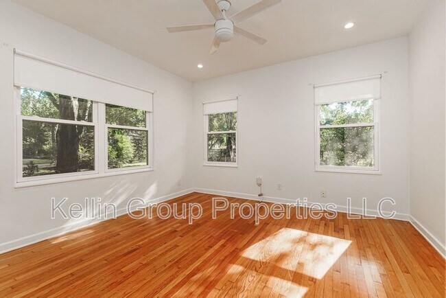 Building Photo - 1203 Easton Dr