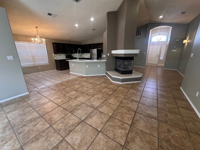 Building Photo - 9701 Tapatio Dr NW