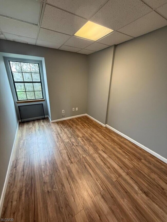 Building Photo - 350 S Sparta Ave