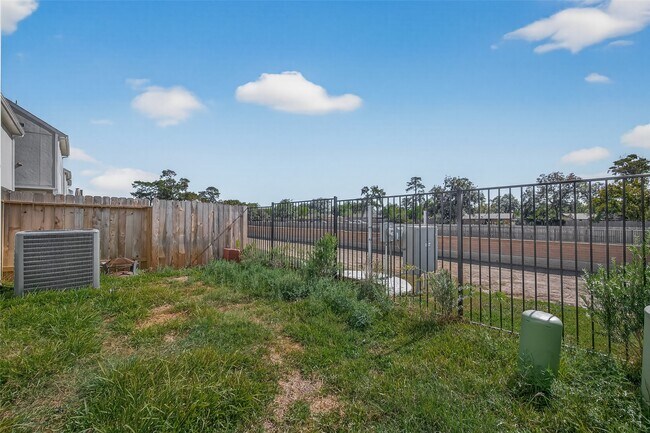 Building Photo - 3223 Cedar Dawn Ln