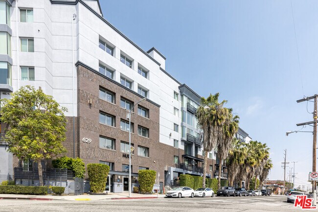 Building Photo - 629 Traction Ave