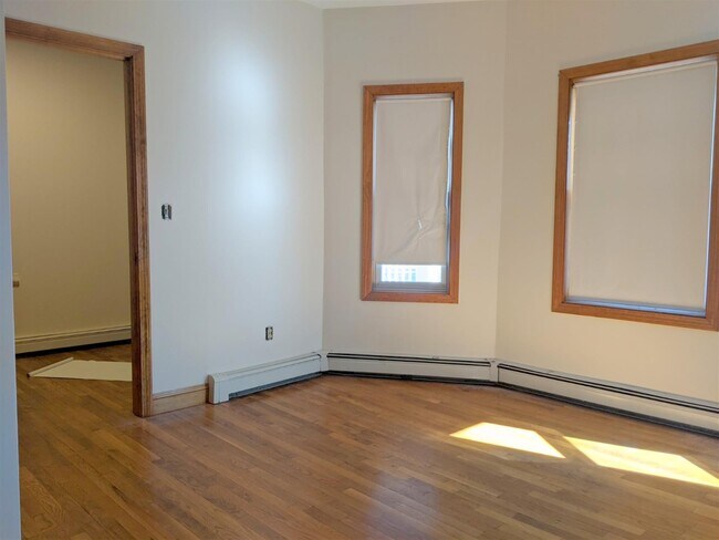 Building Photo - 12 Fenwick St