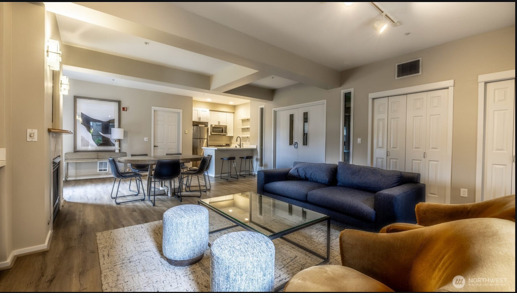 Game room for residents - common area - 10042 Main St