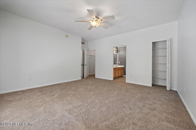 Building Photo - 122 Jardin De Mer Pl