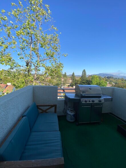 Building Photo - 2623 Antonio Dr