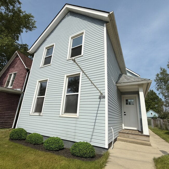 Building Photo - 2089 W 41st St