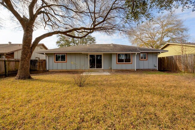 Building Photo - 2522 Carlow Dr