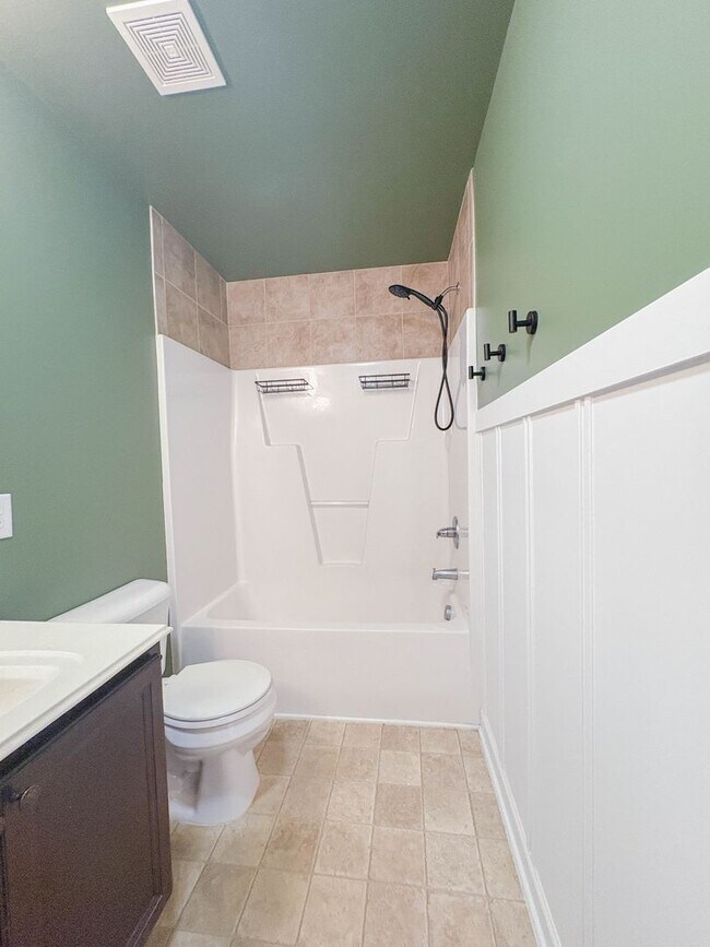 Building Photo - 829 Bellingham Way