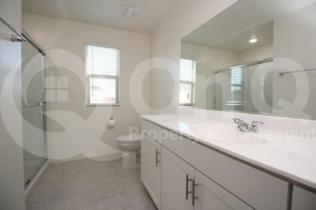 Building Photo - 36039 W Santa Monica Ave