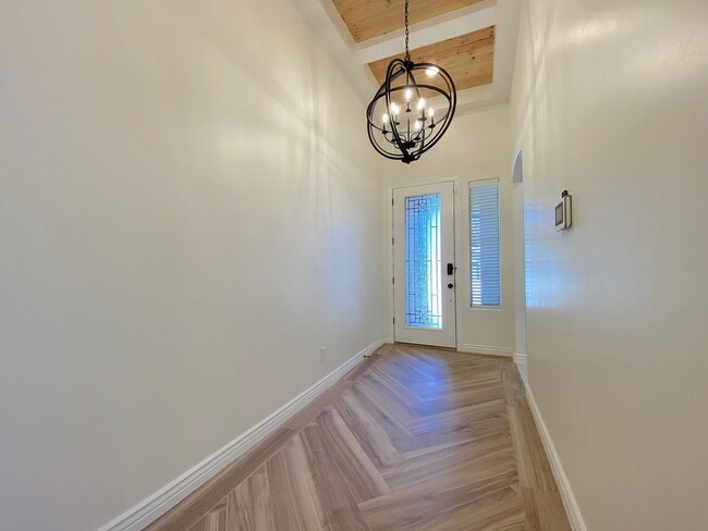 Building Photo - East El Paso 4 bed/ 2.5 Bath Refrig A/C