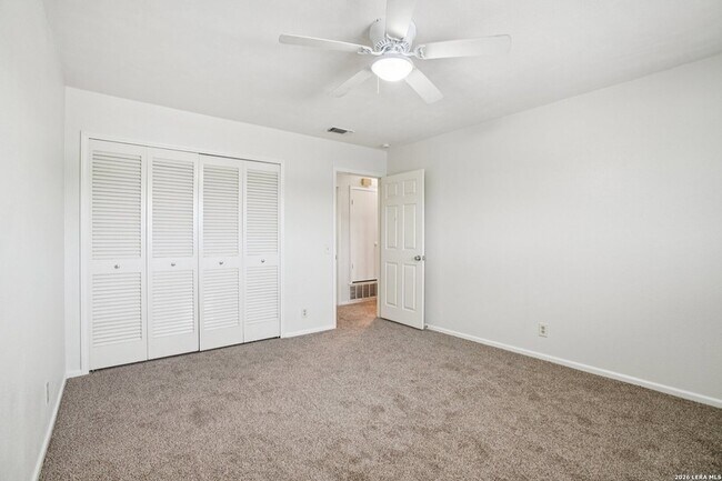 Building Photo - 6106 Vance Jackson Rd