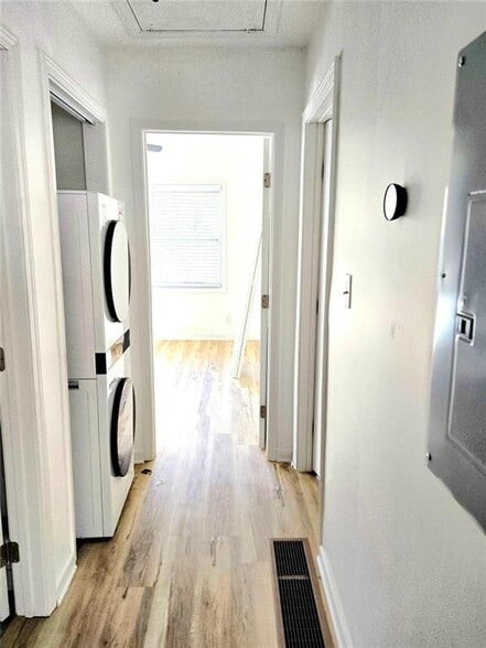 Building Photo - 522 Wimbledon Rd NE