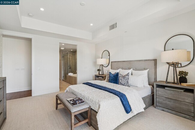 Building Photo - 1756 Cole Ave