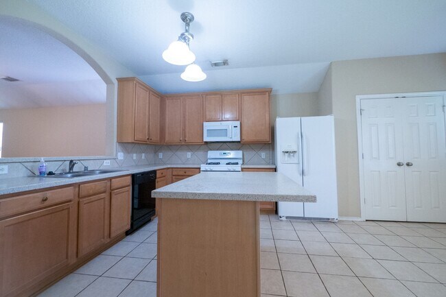 Building Photo - 11219 Overland Trail Dr