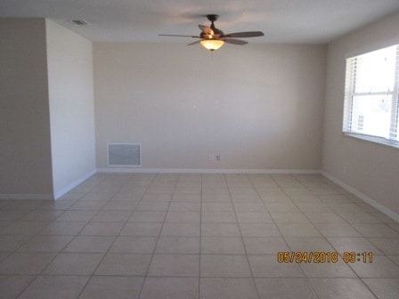 Building Photo - Gorgeous 3 Bedroom Beachside Home!