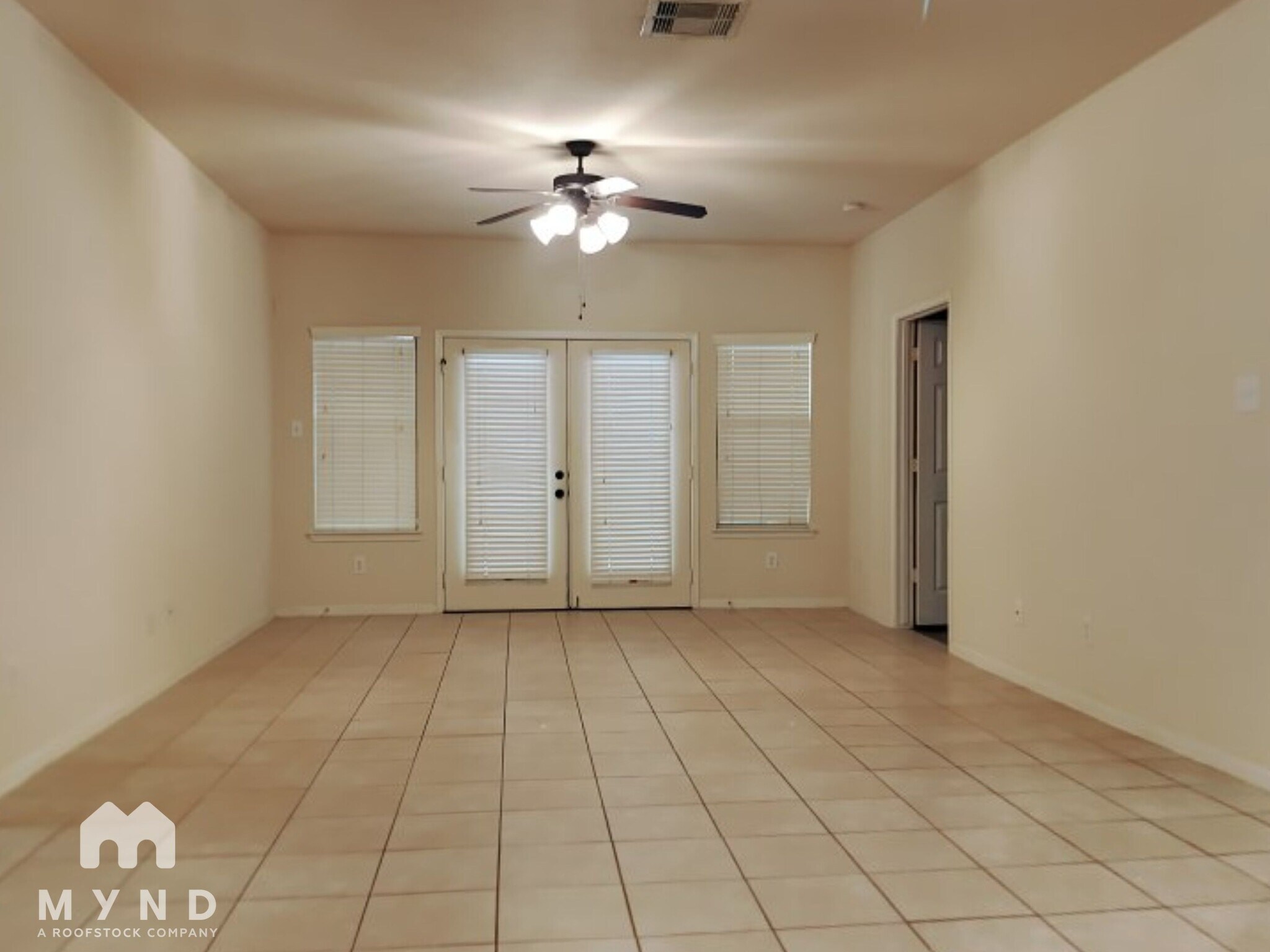 Building Photo - 2711 Lexington Park Dr