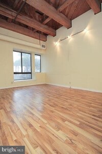 Building Photo - 301 Race St