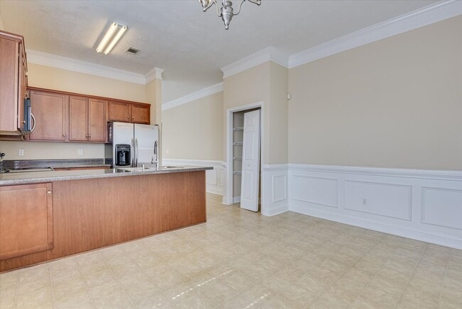 Building Photo - 2436 River Birch Dr