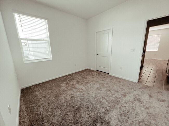 Building Photo - 1149 Saguaro St