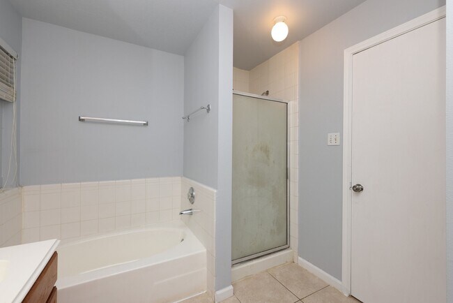 Building Photo - 7430 Pouter Dr