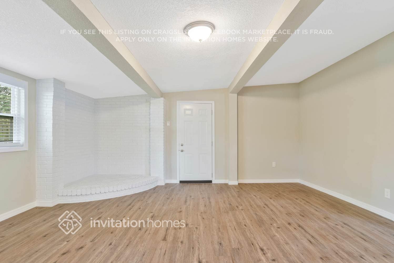 Building Photo - 1726 Diamond Dr