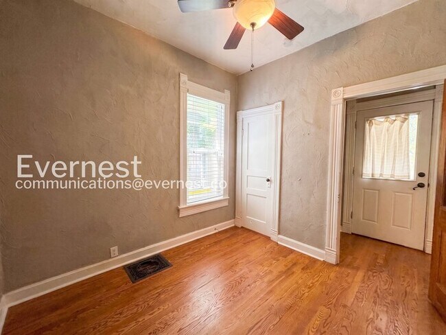 Building Photo - 2-Bed/1-Bath Home/Available Now!