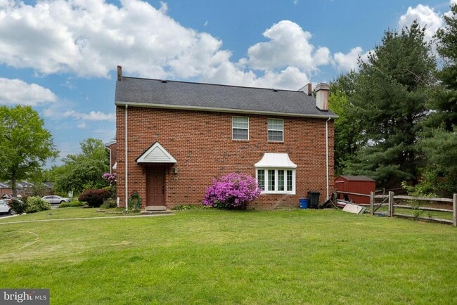 Building Photo - 126 Lampeter Ct