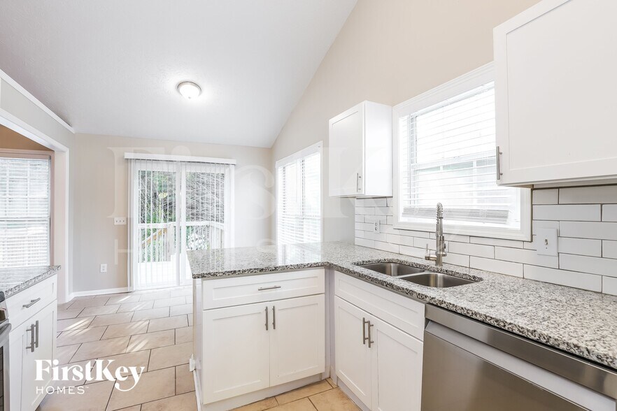 Building Photo - 3640 Palisade Park Dr