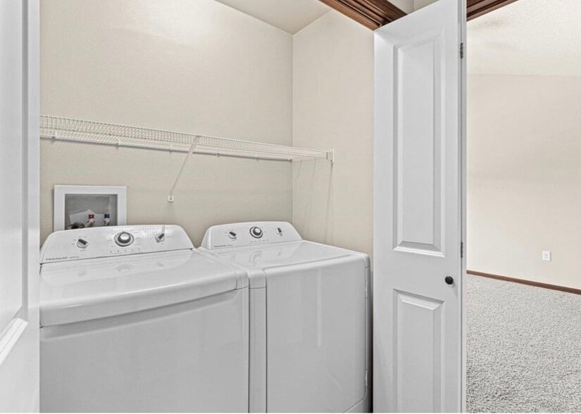 Building Photo - 1659 Burr Dr