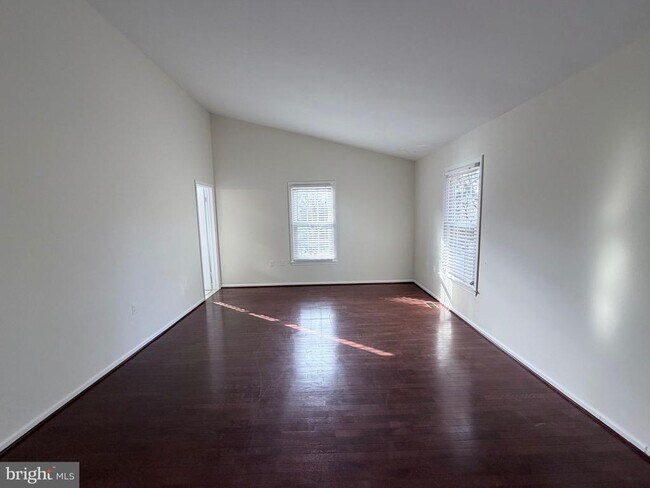 Building Photo - 5900 Parenham Way