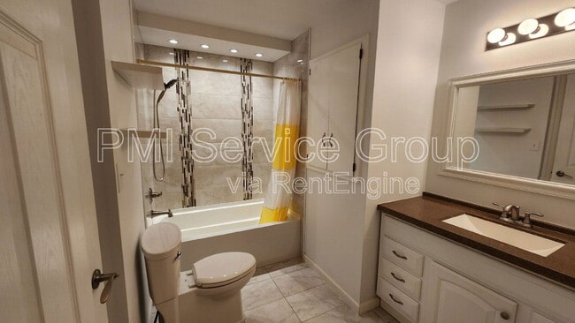 Building Photo - 8558 Beller Ct