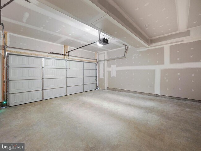 Building Photo - 92 Stafford Pl