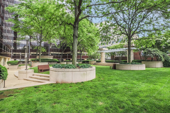 Building Photo - 127 Greyrock Pl