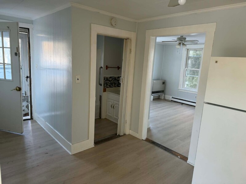 Building Photo - 242 Lincoln St