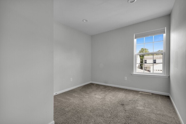 Building Photo - Welcome to Bethlehem's Central Park West