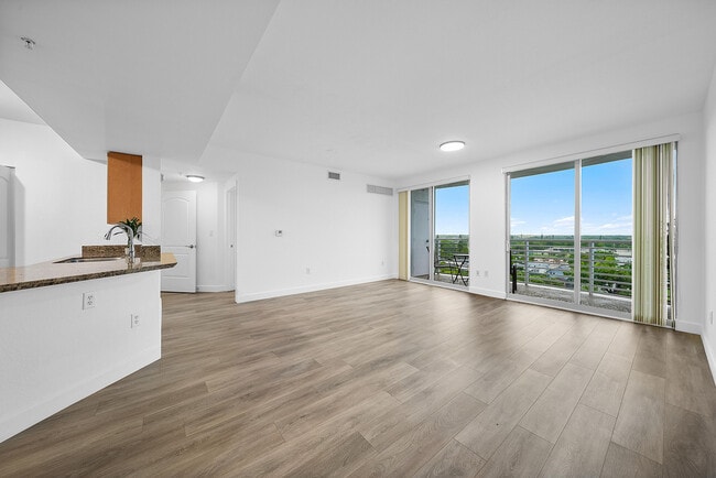Building Photo - 1830 Radius Dr