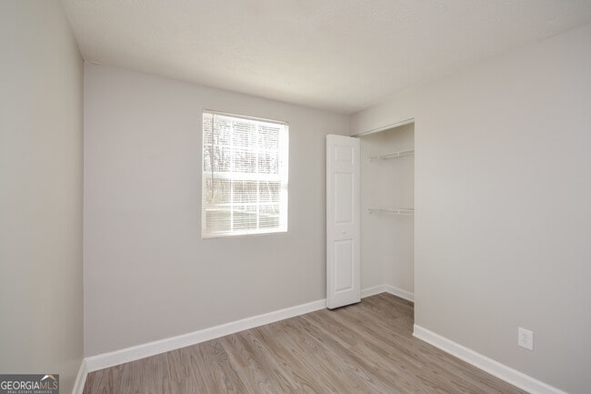 Building Photo - 5176 Martins Crossing Rd