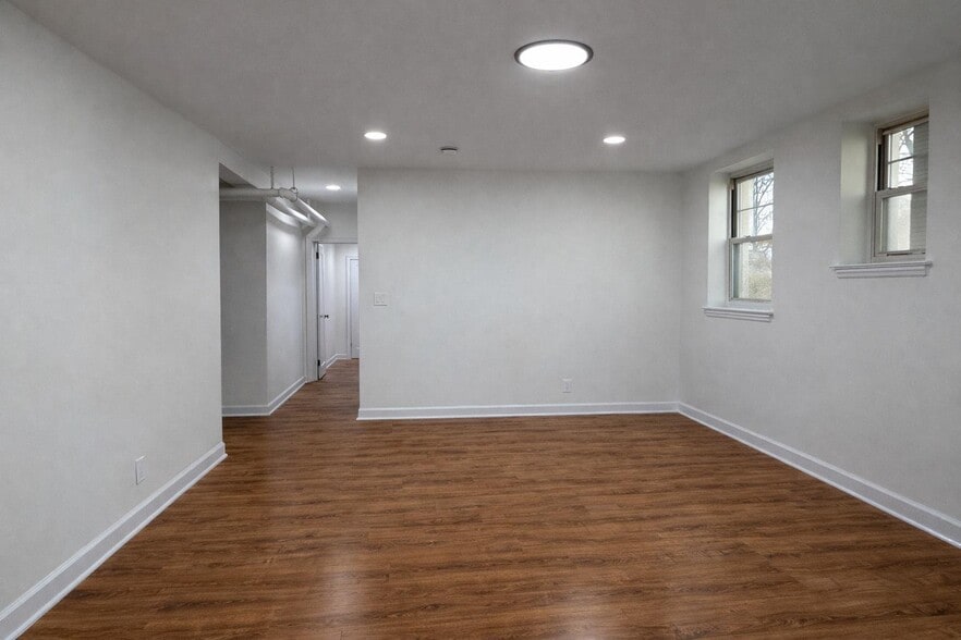 Building Photo - 220 N Arlington Ave