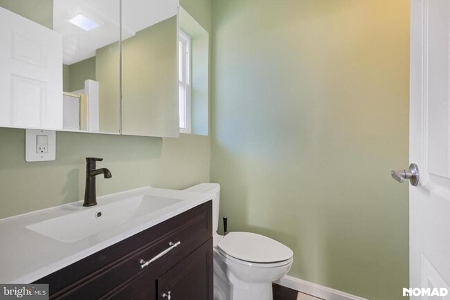 Building Photo - 303 Mansfield Rd