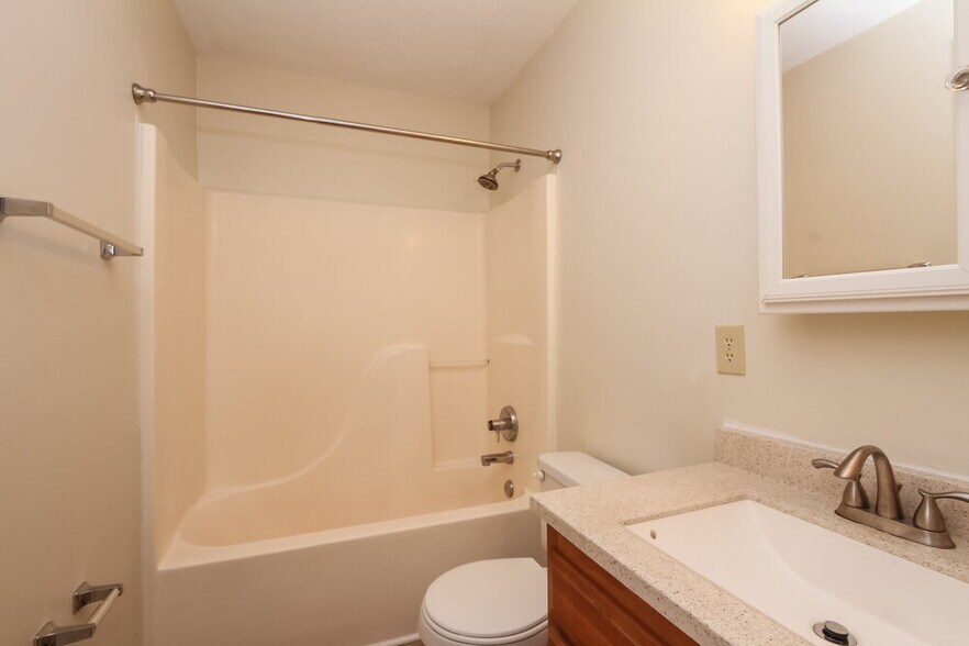 Building Photo - 17764 Cedarbrook Dr
