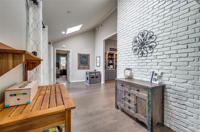 Building Photo - 6423 Windsong Dr