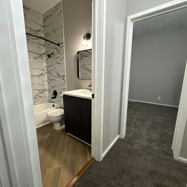 Building Photo - Luxurious 2-Bedroom Apartments with Modern...
