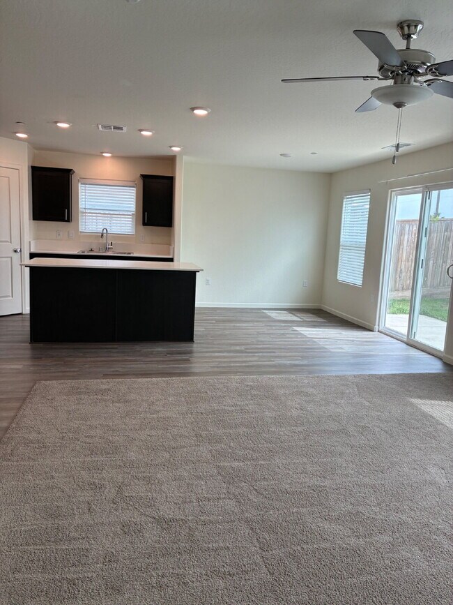 Building Photo - Modern Convenience and Luxury!! Move In Ready with Full Appliance Package!