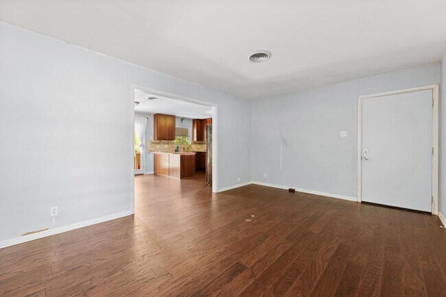 Building Photo - 103 W Croslin St