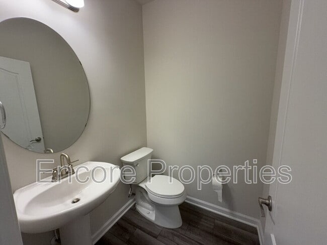Building Photo - 304 Joneshaven Dr