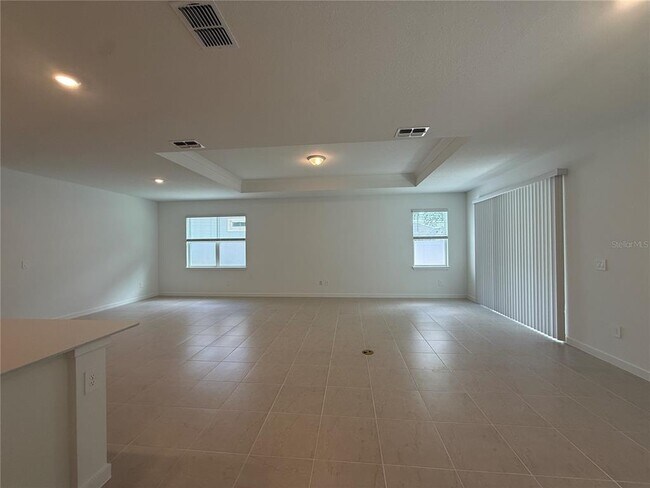 Building Photo - 3915 Big Sky Dr